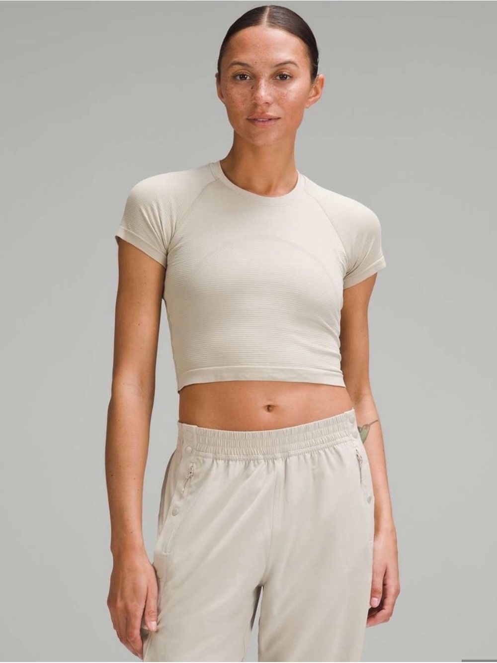 Lululemon Swiftly Tech Crop Tee 2.0. Size 6. Beige/Tan color